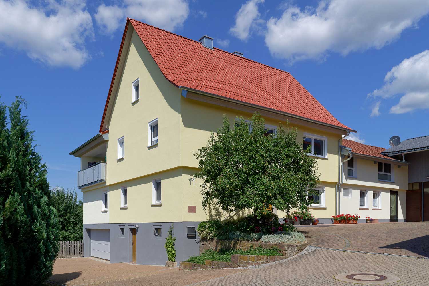 Mehrfamilienhaus